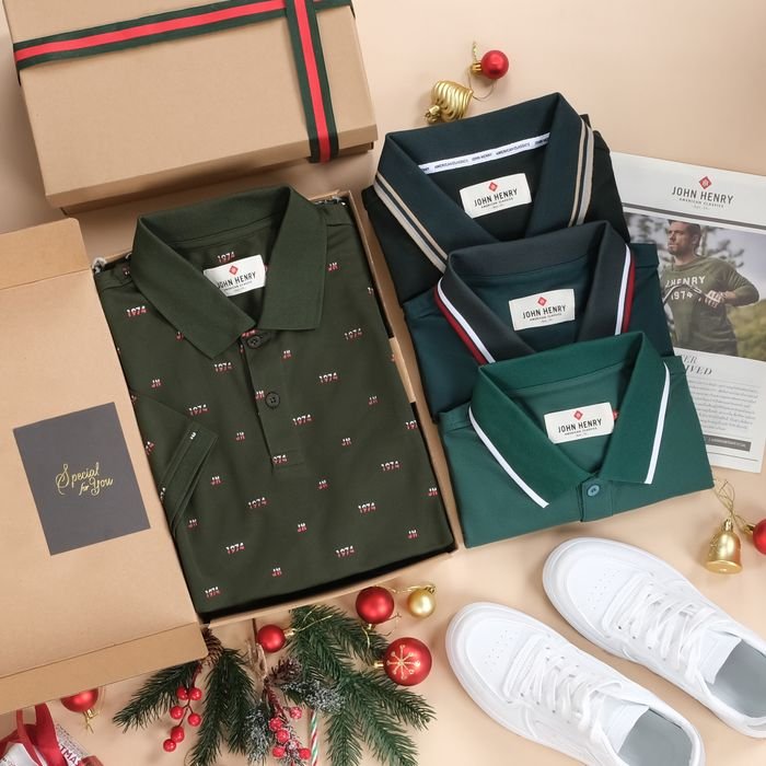 Golf apparel manufacturer producing premium custom golf polo shirts